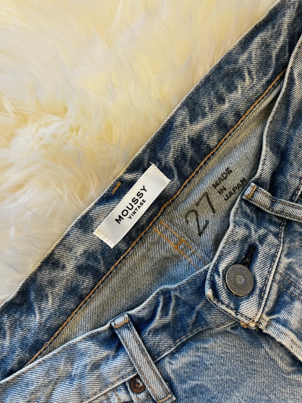 Moussy Vintage Wildwood Light Blue Vintage Wash Jeans - Picture 2 of 3